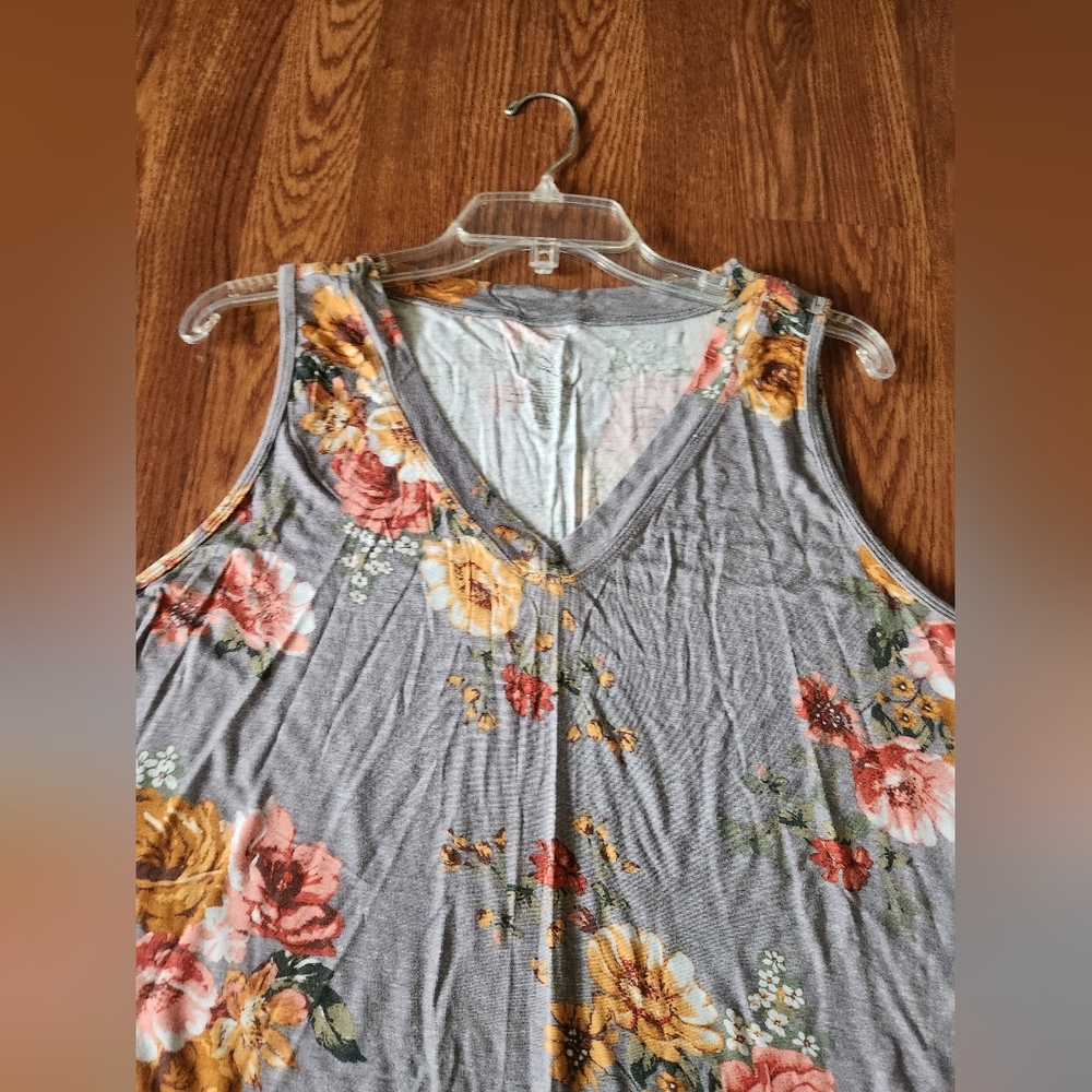 Maurices Floral Gray Tank Top - Picture 3 of 4